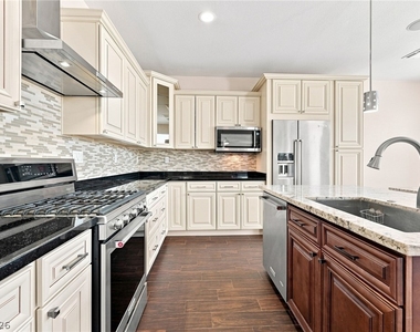 508 Ivy Spring Street - Photo Thumbnail 10