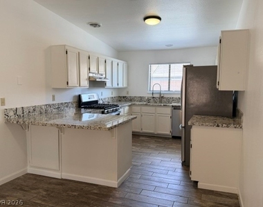 627 Del Prado Drive - Photo Thumbnail 13