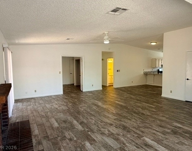 627 Del Prado Drive - Photo Thumbnail 11