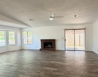 627 Del Prado Drive - Photo Thumbnail 10