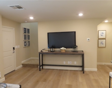 651 Pickled Pepper Place - Photo Thumbnail 10