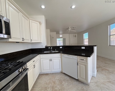 10677 Windrose Point Avenue - Photo Thumbnail 6