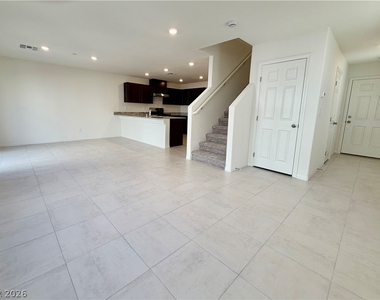 2708 Sandia Crest Street - Photo Thumbnail 2