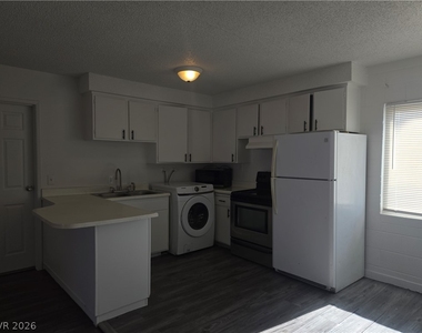 2937 Stewart Avenue - Photo Thumbnail 2