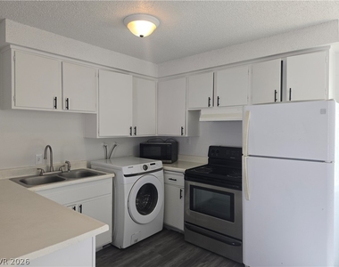 2937 Stewart Avenue - Photo Thumbnail 5