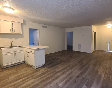 2937 Stewart Avenue - Photo Thumbnail 6