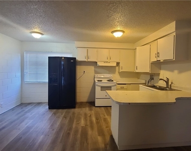 2937 Stewart Avenue - Photo Thumbnail 2