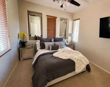 11375 Corsica Mist Avenue - Photo Thumbnail 10