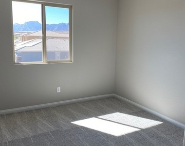 12522 Oregon Cherry Avenue - Photo Thumbnail 24