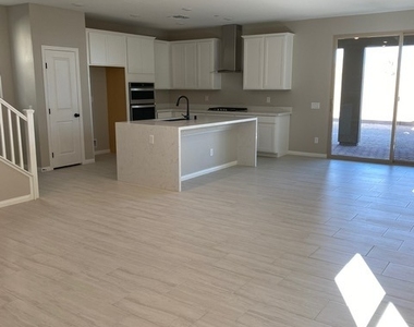 12522 Oregon Cherry Avenue - Photo Thumbnail 3