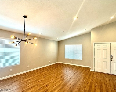 10224 Desert Wind Drive - Photo Thumbnail 4