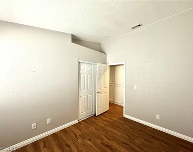 10224 Desert Wind Drive - Photo Thumbnail 21