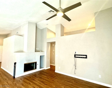 10224 Desert Wind Drive - Photo Thumbnail 7
