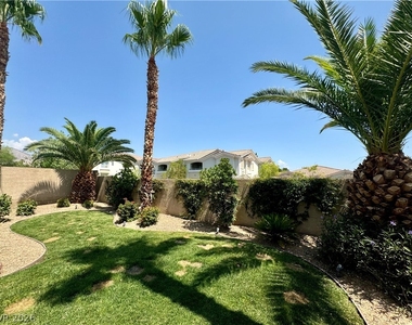 10224 Desert Wind Drive - Photo Thumbnail 23