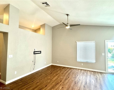 10224 Desert Wind Drive - Photo Thumbnail 6