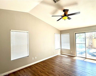 10224 Desert Wind Drive - Photo Thumbnail 13