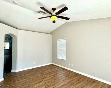10224 Desert Wind Drive - Photo Thumbnail 12