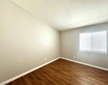 10224 Desert Wind Drive - Photo Thumbnail 20