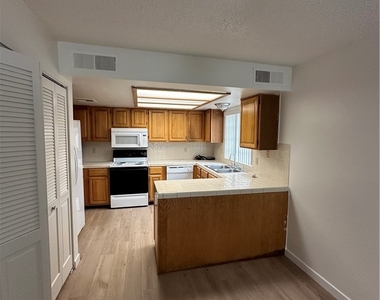 3280 Dayflower Street - Photo Thumbnail 6