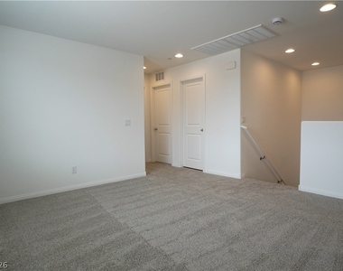 1478 Stellar Summit Street - Photo Thumbnail 14