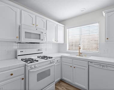 3327 Erva Street - Photo Thumbnail 11