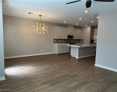 600 N Carriage Hill Drive - Photo Thumbnail 5