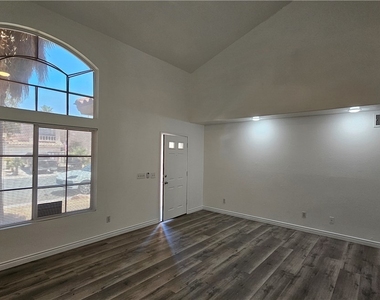 10071 Cheyenne Dawn Street - Photo Thumbnail 6