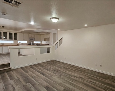 10071 Cheyenne Dawn Street - Photo Thumbnail 3