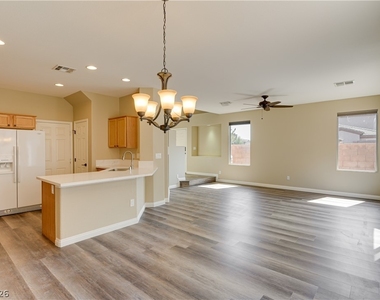 703 Principle Point Avenue - Photo Thumbnail 6