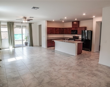 1818 Vibrant Barn Avenue - Photo Thumbnail 3