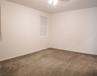 1818 Vibrant Barn Avenue - Photo Thumbnail 12