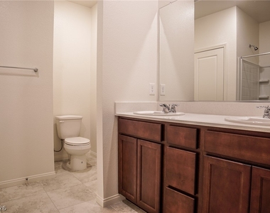 1818 Vibrant Barn Avenue - Photo Thumbnail 16