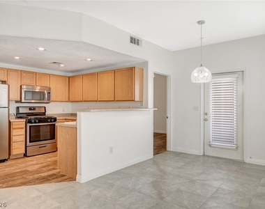 9580 W Reno Avenue - Photo Thumbnail 7