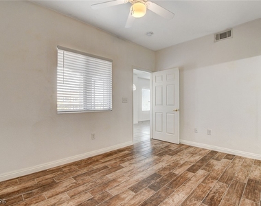 9580 W Reno Avenue - Photo Thumbnail 13