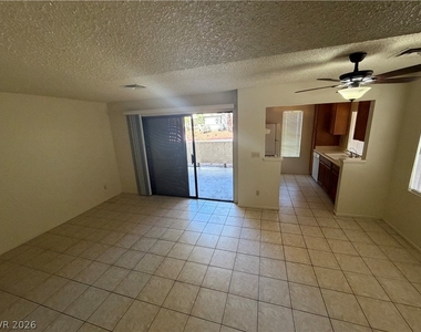 4736 Nara Vista Way - Photo Thumbnail 14
