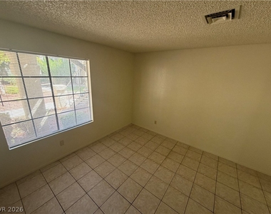 4736 Nara Vista Way - Photo Thumbnail 25