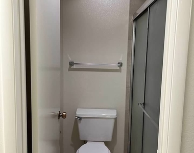 4736 Nara Vista Way - Photo Thumbnail 40