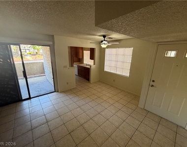 4736 Nara Vista Way - Photo Thumbnail 15