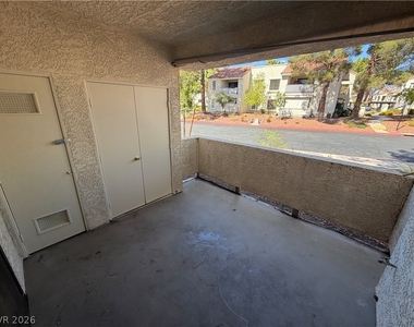 4736 Nara Vista Way - Photo Thumbnail 4