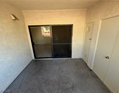 4736 Nara Vista Way - Photo Thumbnail 17