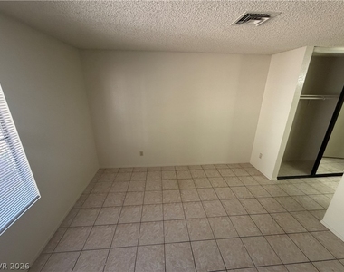 4736 Nara Vista Way - Photo Thumbnail 26