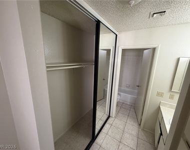 4736 Nara Vista Way - Photo Thumbnail 39