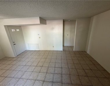 4736 Nara Vista Way - Photo Thumbnail 23