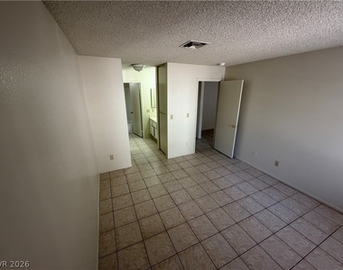 4736 Nara Vista Way - Photo Thumbnail 29