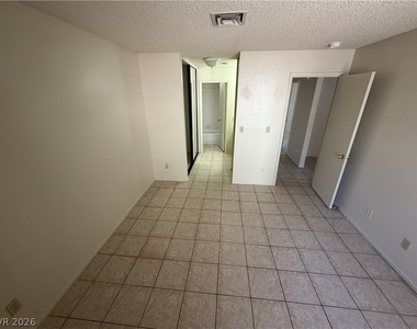 4736 Nara Vista Way - Photo Thumbnail 28