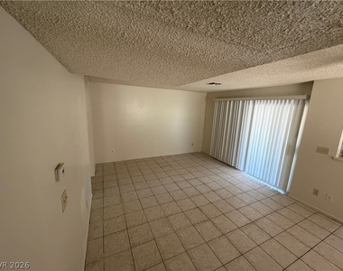 4736 Nara Vista Way - Photo Thumbnail 19