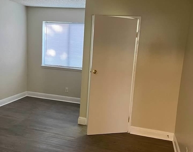 4941 Newport Cove Drive - Photo Thumbnail 54