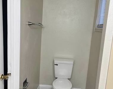4941 Newport Cove Drive - Photo Thumbnail 57