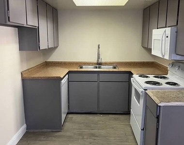 4941 Newport Cove Drive - Photo Thumbnail 52