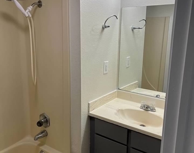 4941 Newport Cove Drive - Photo Thumbnail 58